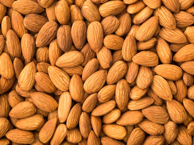 Grade A Almond Nuts / Raw Natural Almond Nuts / Organic Bitter Almonds