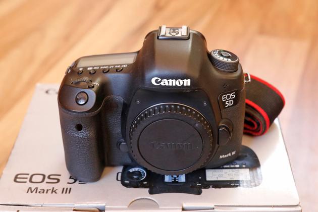 Canon EOS 5D Mark III Digital