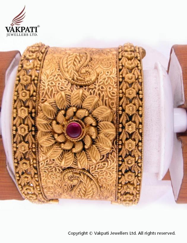 22K Gold Antique Designer Kada