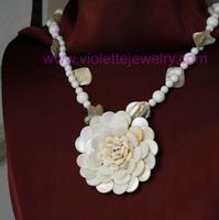 flower pendant shell necklace