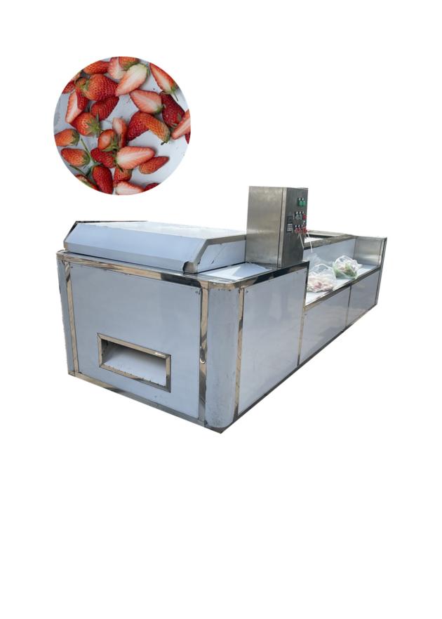 Strawberry cutting machine