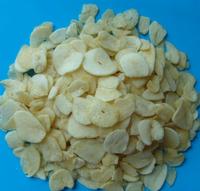 Fried garlic flakes