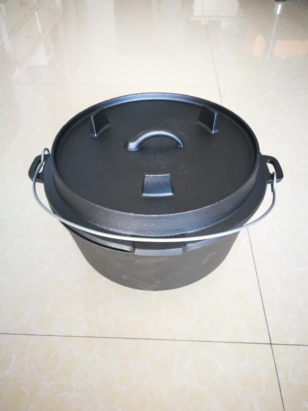 Cast Iron Dutch Oven