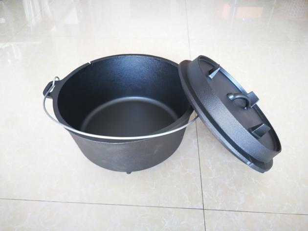 Cast Iron Dutch Oven