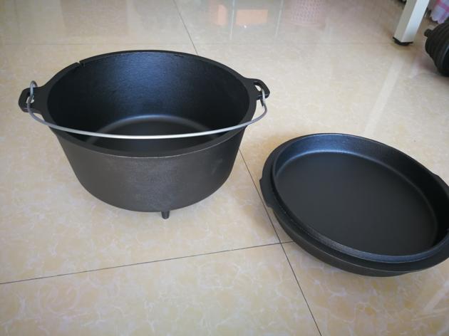 Cast Iron Dutch Oven