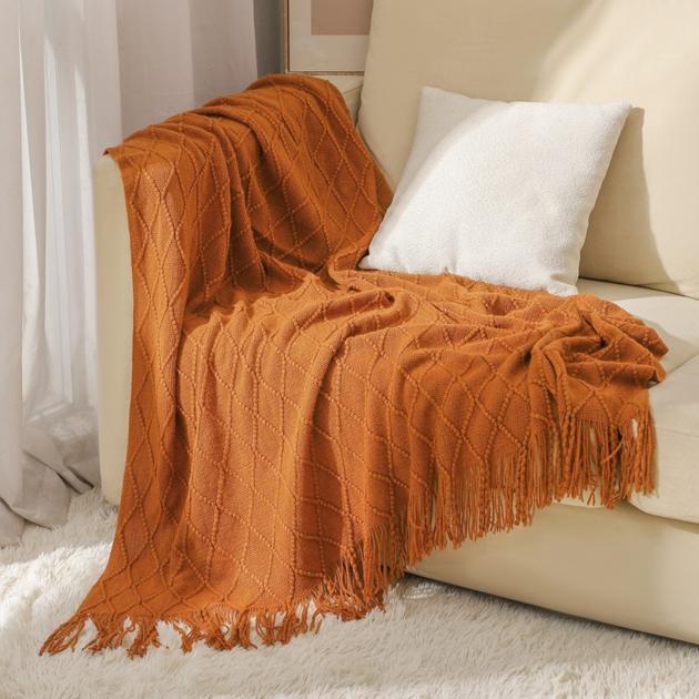 Knitted Throw Blanket With Tassel