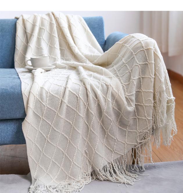 Knitted Throw Blanket With Tassel