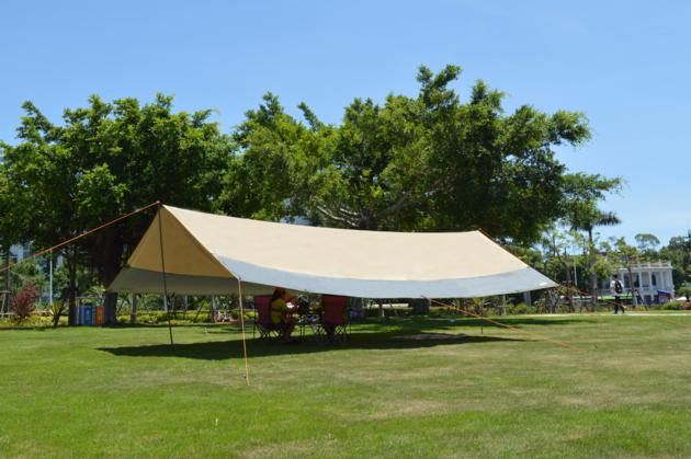 Lightweight Sunshade Shelters With Poles