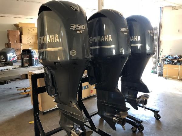 Slightly used Yamaha 350HP 4-Stroke Outboard Motor Engine