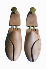 HIGH GRADE WOOD SHOE TREE
