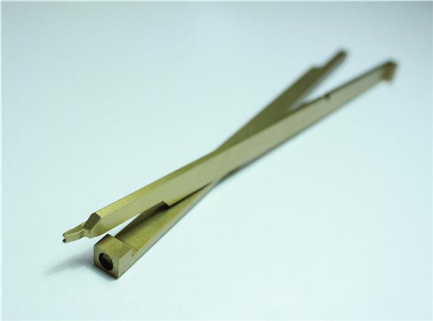 45592526 Universal AI Cutter Right