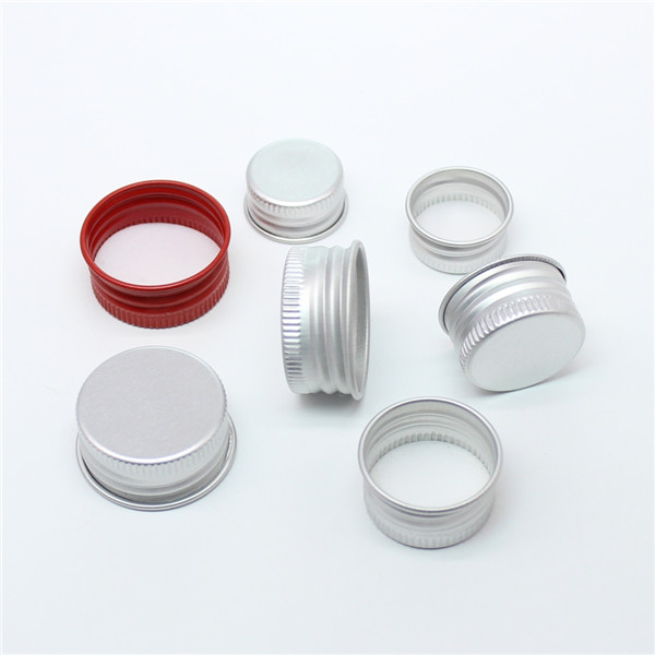 Threaded aluminium cover used for glass bottle