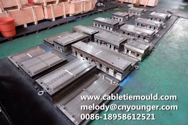 Panel Fastener Mould