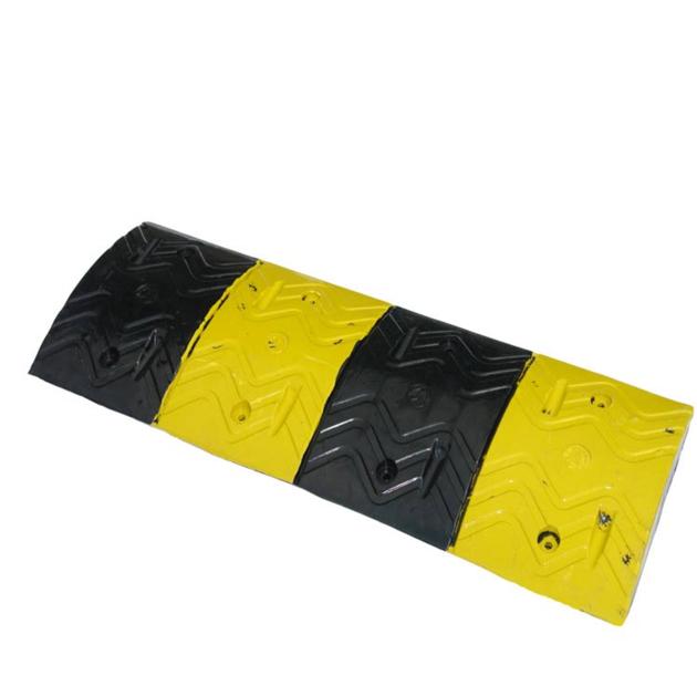 2017 direct supply hot sale type yellow & black speed hump Road Bumper rubber car stopper