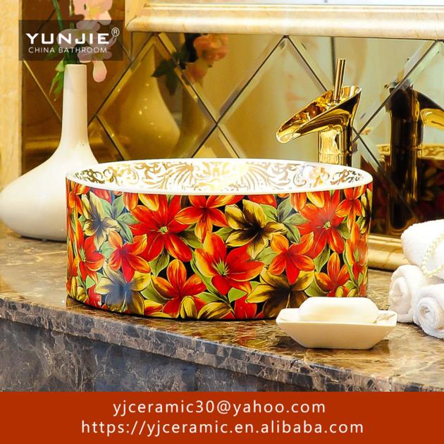 Ceramic Vase For Home Decoration