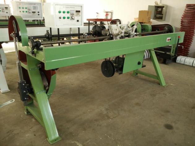Automatic shoelace tipping machine 