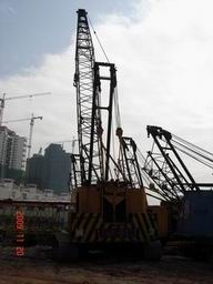 LINK-BELT LS418J Crawler Crane