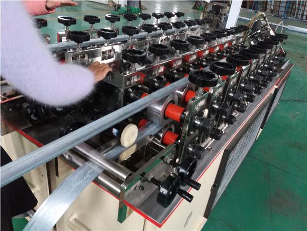Roll Forming Machine