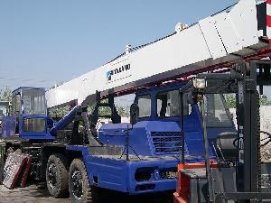 Tadano 25T truck crane
