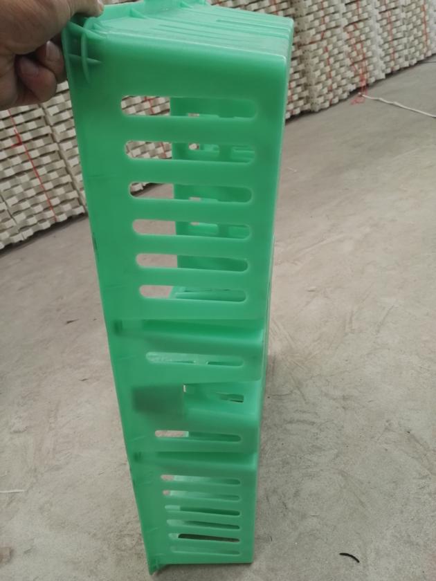 Baby Chicks Crates Plastic Coops